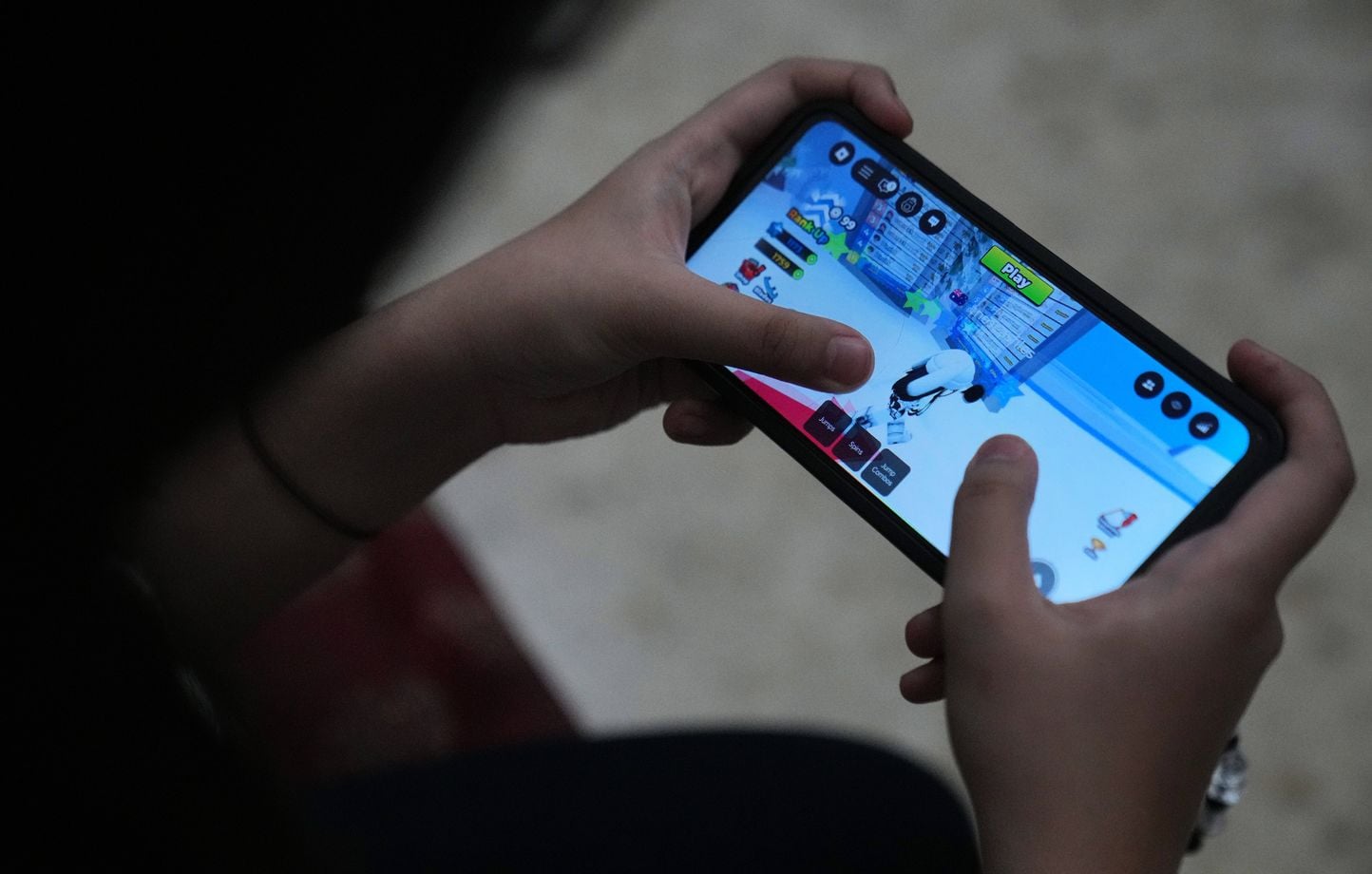 Cuando Roblox, el videojuego favorito de los niños, se convierte en un coto de caza para niños delincuentes Cuando Roblox, el videojuego favorito de los niños, se convierte en un coto de caza para niños delincuentes